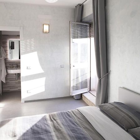 Smart Central Apartments Милано Екстериор снимка